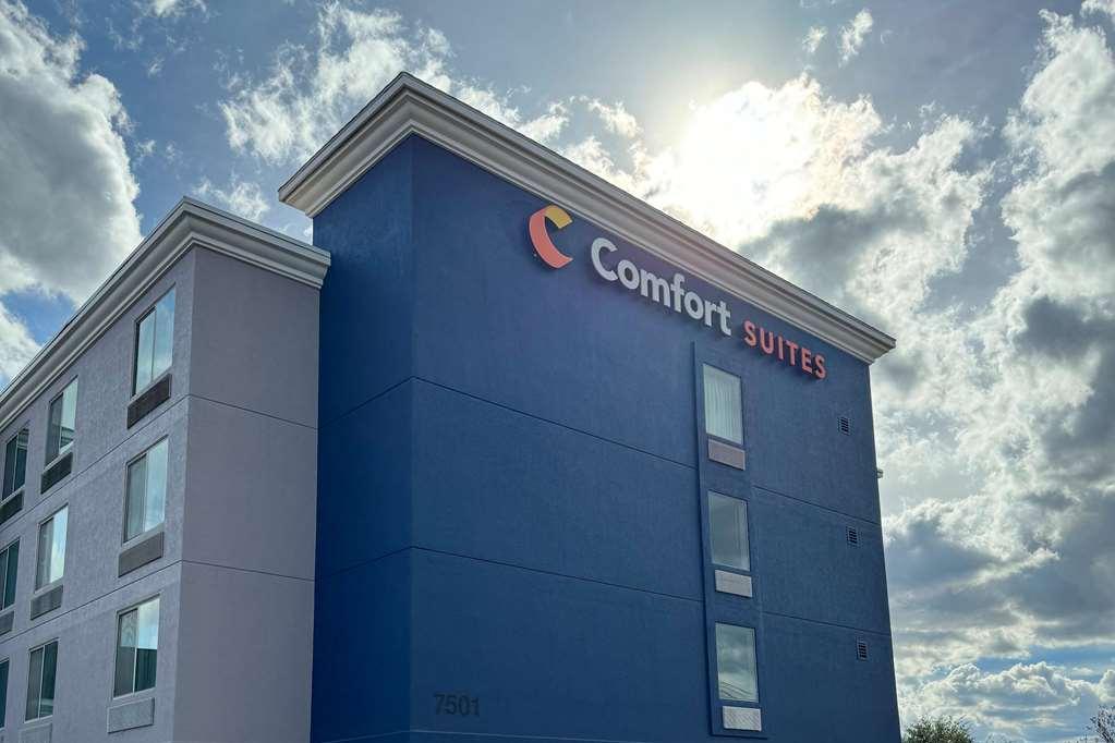 Comfort Suites Austin Airport Exterior photo